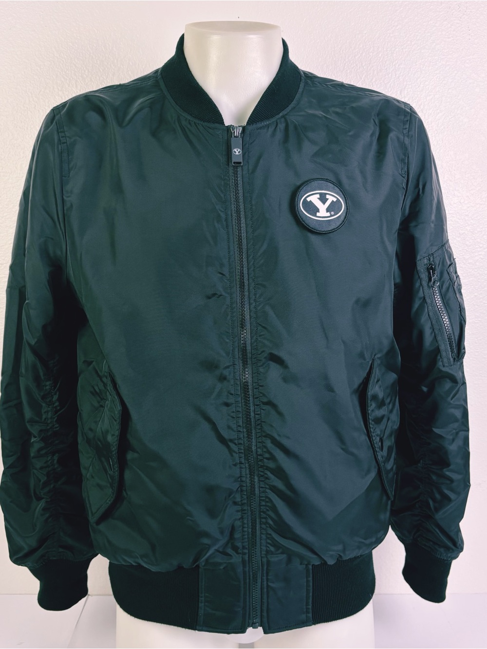BYU Cougars Bomber Jacket Mens Large
Black College Football Full Zip